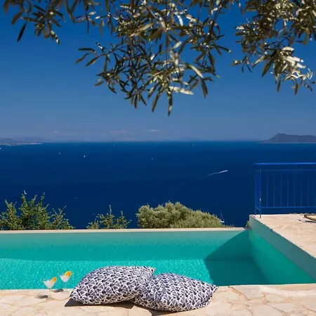 Evalin - Pretty Like At For Unforgettable Holidays